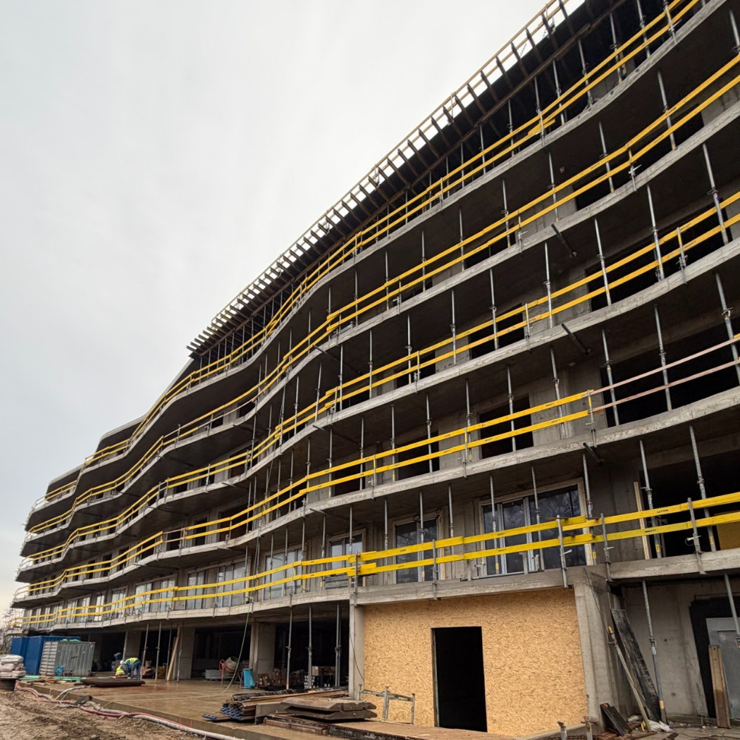 Nová Myslivna: Poslední jeřáb na stavbě