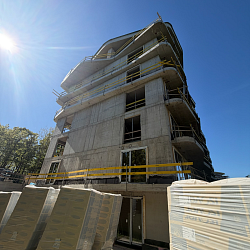 Nová Myslivna: Květen ukazuje technickou i architektonickou náročnost stavby