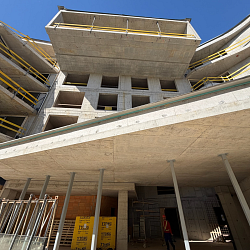 Nová Myslivna: Květen ukazuje technickou i architektonickou náročnost stavby